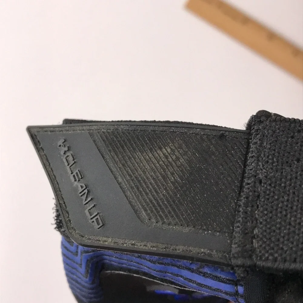 Under Armour Clean Up Blue Black Batting Gloves Youth Small